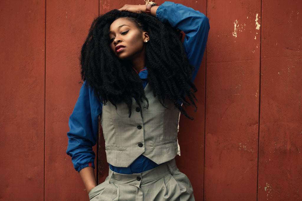 WOMAN WITH CURLY KINKY HAIR