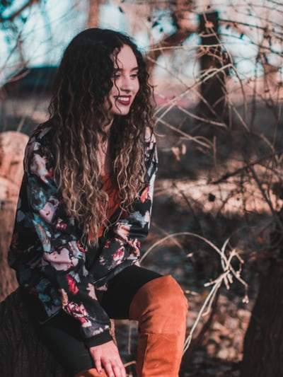 Woman with Dry/Frizzy Hair